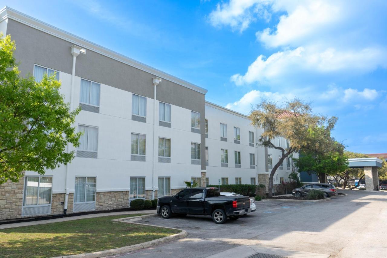 Comfort Suites Medical Center Near Six Flags San Antonio Exterior photo