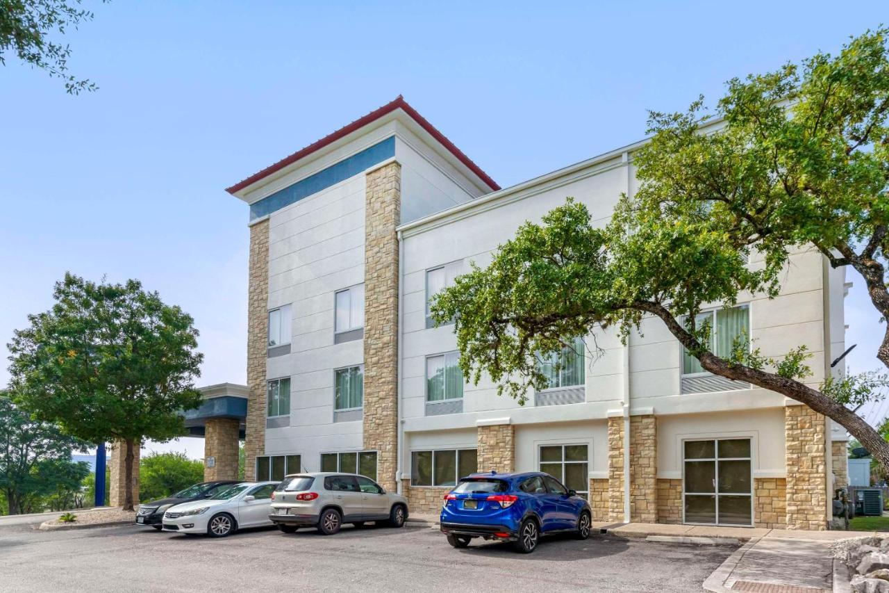 Comfort Suites Medical Center Near Six Flags San Antonio Exterior photo